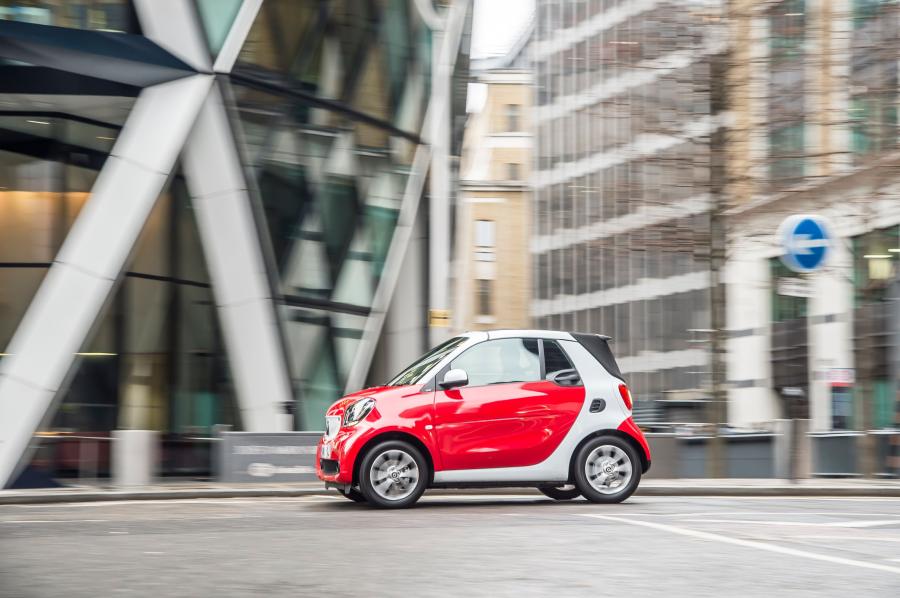  Smart ForTwo Passion Cabrio 2016 года  (UK) (фото 26 из 30)